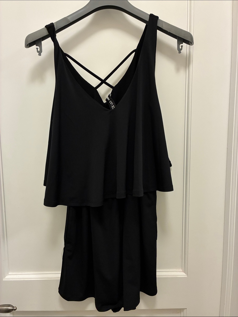 Design Lab Lord & Taylor Black Criss-Cross Overlay Sleeveless Romper Size XS ⭐️